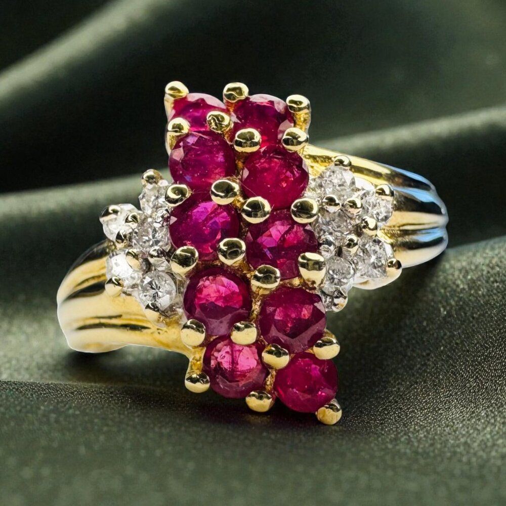 VINTAGE- 10K Gold- Natural Ruby & Diamond Ring -Size 6- 1CTTW Cluster Ring 2.8g